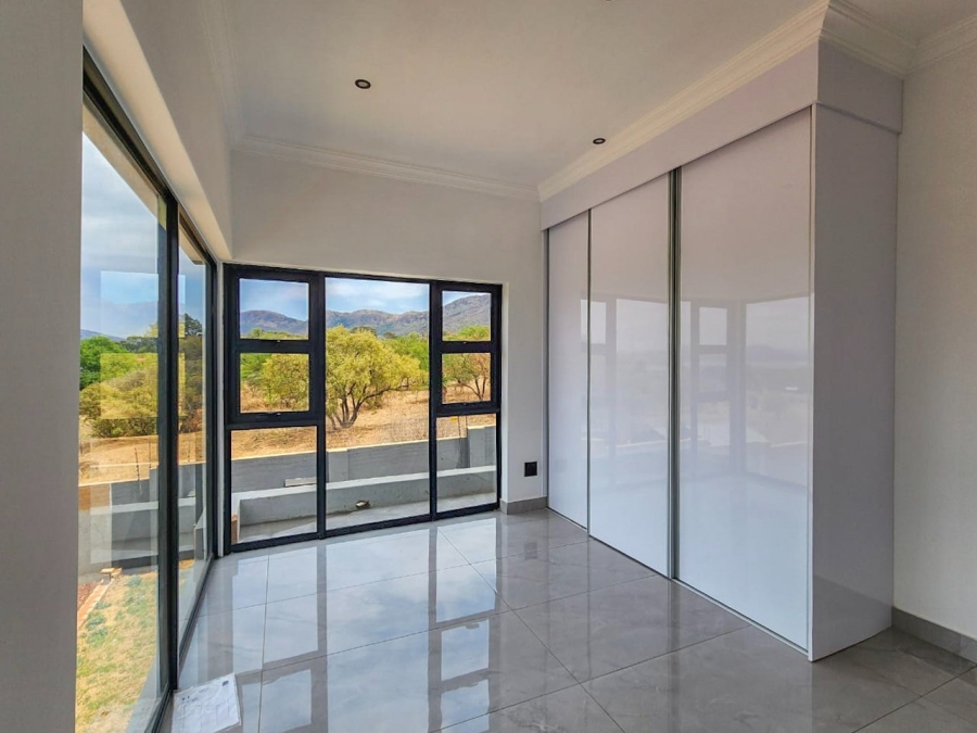 To Let 5 Bedroom Property for Rent in Melodie North West